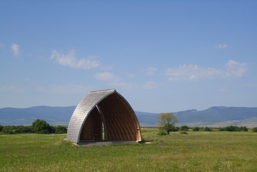 Tatárdombi emlékhely – tervező: Larix Stúdió – fotó: Szigeti Vajk-István