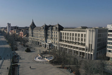 A debreceni Aranybika Szálló tervpályázatának PÉTERFFY + DŐRY architects által beadott munkája.