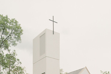 Szentháromság-templom Derekegyházon,  tervező: Váncza Művek fotó: Danyi Balázs