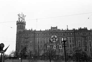 A budai postapalota kelet felől, 1956 májusában, Forrás: Fortepan, Adományozó: Lörinczi Ákos