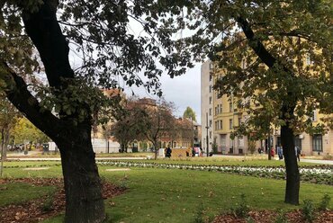 Elkészült a Széna téri emlékpark az egykori Volánbusz-pályaudvar helyén / Fotó: Őrsi Gergely Facebook