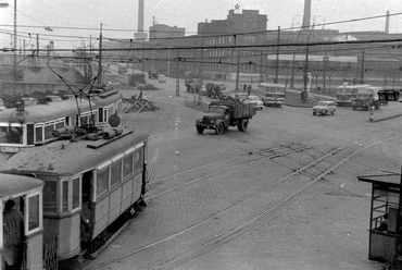 Orczy tér, balra a Kőbányai út, szemben a Ganz-MÁVAG. 1963. Forrás: Fortepan / Magyar Rendőr