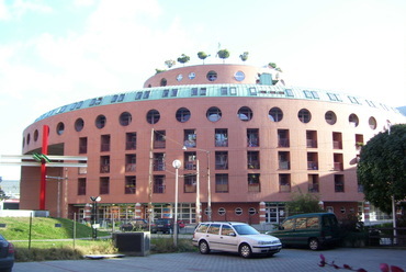 Az Orczy Fórum épületei. Forrás: Wikipedia