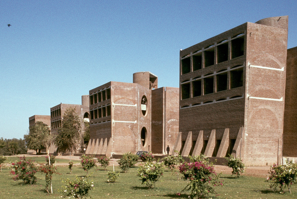 Ismét veszélyben Louis Kahn öröksége  – Az ahmadábádi IIM kampuszának története