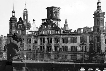 A palota romja 1973-ban, Forrás: Wikimedia Commons, Felhasználó: Jörg Blobelt