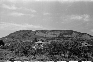 Badacsonytomaj, a kőbánya a 71-es főútról nézve, 1954 / Forrás: Fortepan 142971, Chuckyeager tumblr