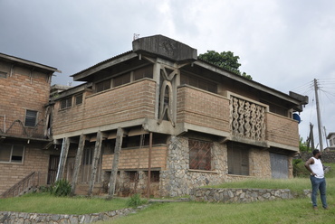 Demas Nwoko: New Culture Studios, Oremeji, 1967-napjainkig. Forrás: La Biennale di Venezia