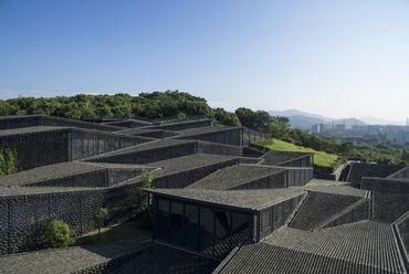 China Academy of Arts’ Folk Art Museum, Hangzhou, Kína / Kengo Kuma and Associates / fotó: Eiichi Kano via Archdaily