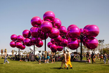 Vincent Leroy: Molecular Cloud - Coachella Valley Music and Arts Festival 2023. Fotó: Lance Gerber, forrás: Coachella