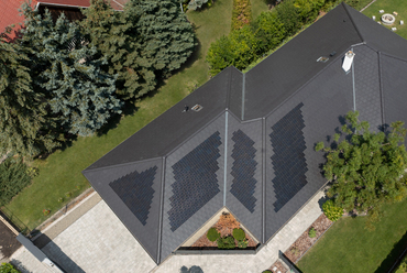 Generon napelemes tetőrendszer – forrás: Terrán