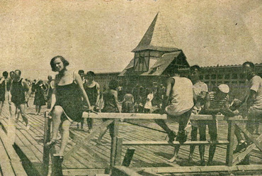 Harmath Hilda színésznő a Duna-strandon 1923-ban. Forrás: Színházi Élet 1923. 30. szám