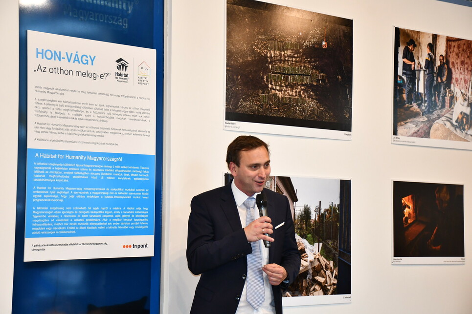 A megnyitón beszédet mondott Őrsi Gergely II. kerületi polgármester. Forrás: Habitat for Humanity Magyarország.