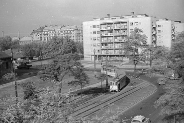 Lehel (Élmunkás) tér, szemben a Lehel út melletti "Élmunkás házak", 1959. Forrás: Fortepan / FŐMTERV