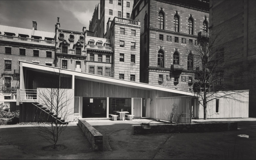 Breuer Marcell: The House in the Museum Garden, New York, USA, 1949. Fotó: Ezra Stoller. Forrás: minniemuse.com

