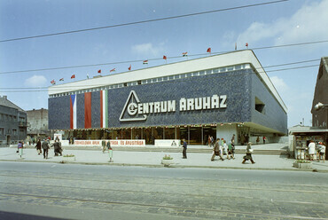 Centrum Áruház, 1972. Forrás: Fortepan / FŐFOTÓ
