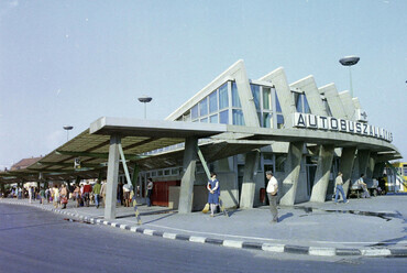 Autóbusz-állomás, 1978. Forrás: Fortepan / UVATERV
