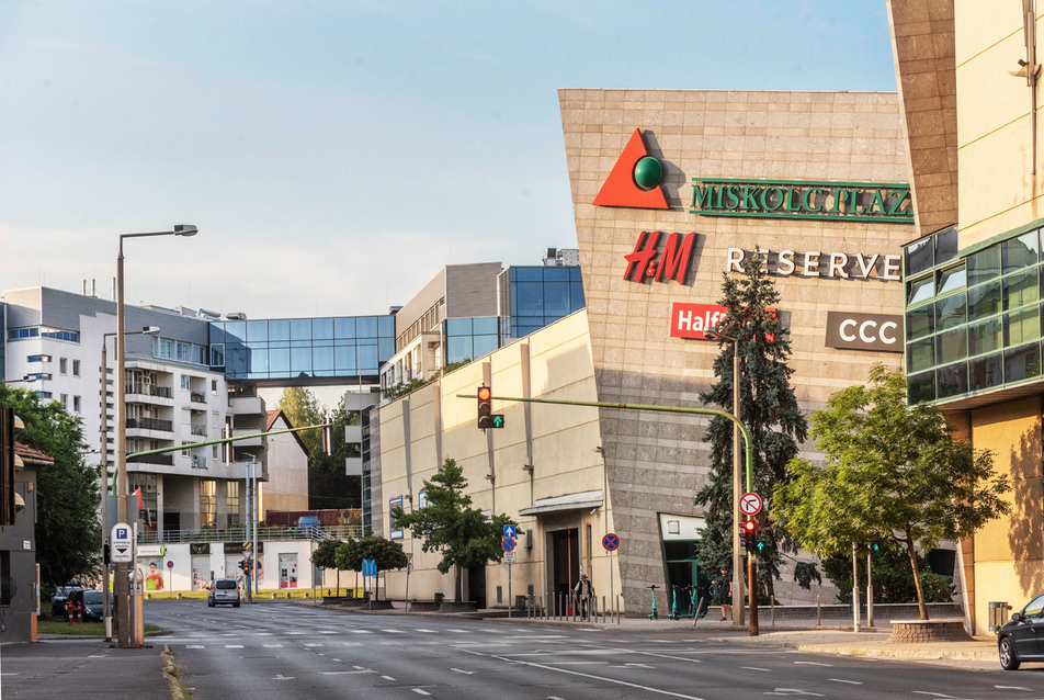 A miskolci nagy amőba: a Búza tér története