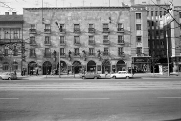 Piac utca (Vörös Hadsereg útja) 45., 1974. Forrás: Fortepan / Bencze László
