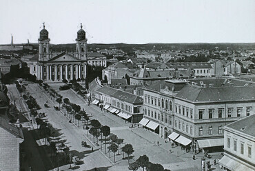 Piac utca a Református Nagytemplommal, 1912. Forrás: Fortepan / Magyar Földrajzi Múzeum / Diagyűjtemény
