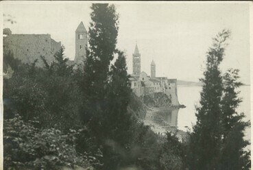 Rab (Arbe) város látképe, Foerk Ernő felvétele balkáni tanulmányútjáról, 1915 körül. MÉM MDK Múzeumi Osztály
