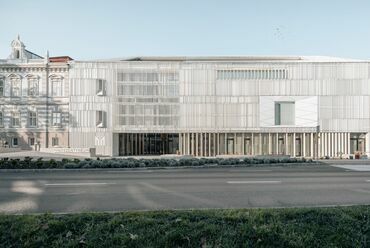 Közönségdíj, középület kategória, Balogh Csaba (Konkrét Stúdió) és Kádár Mihály (TSPC) vezető tervezők, Deigner Ágnes, Sirokai Levente, Sónicz Péter (Konkrét Stúdió): Mindszentyneum, Zalaegerszeg. Fotó: Sirokai Levente
