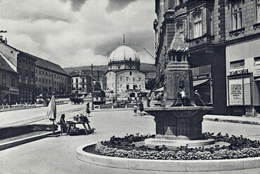 Széchenyi tér, Zsolnay-kút, 1940. Forrás: Fortepan / Erky-Nagy Tibor
