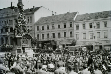 Széchenyi tér és a Dzsámi, 1946. Forrás: Fortepan / Lissák Tivada
