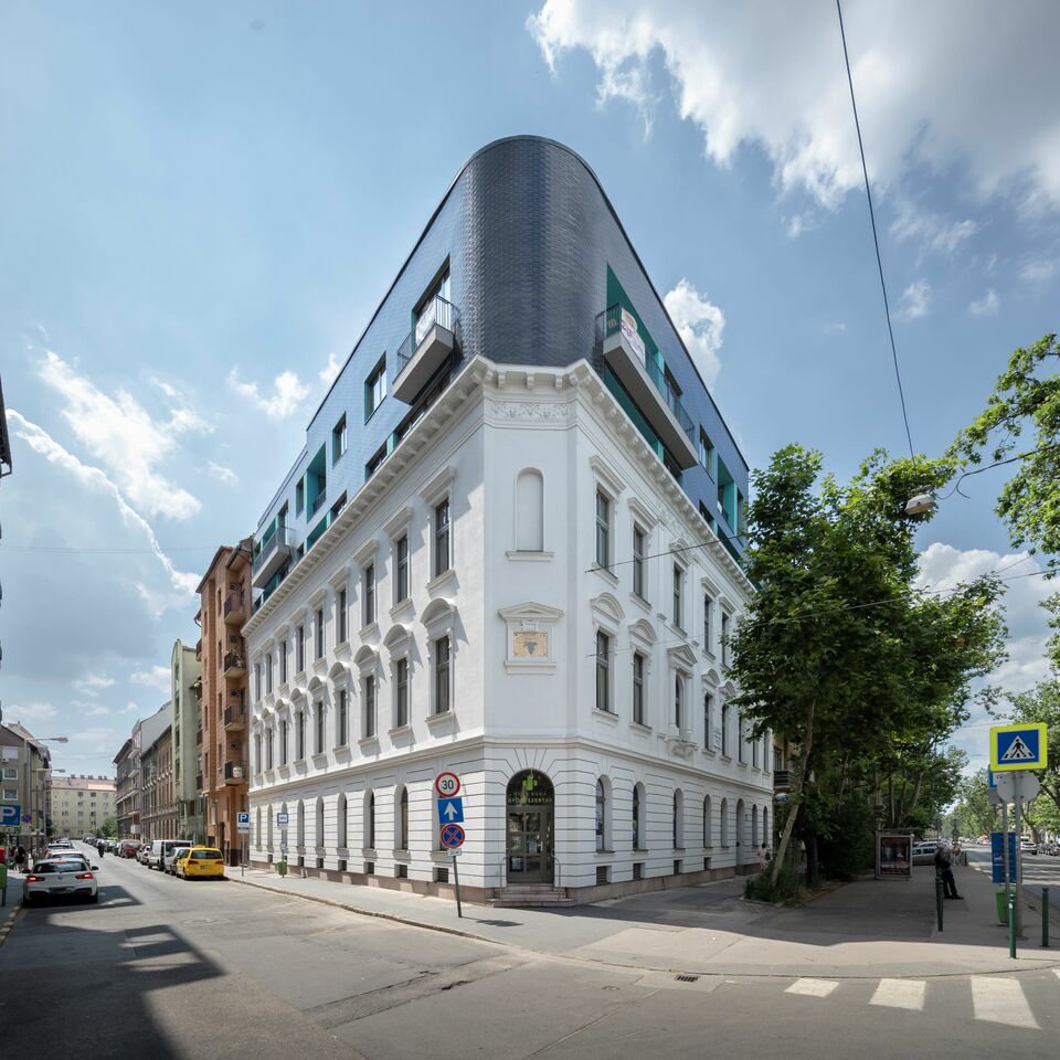 Mester utcai társasház, Budapest IX. kerület. Pályázó: Intramuros Építész Kft. – Dobos Botond Zsolt DLA. Kivitelező: Best Centrum Kft. Forrás: Baumit