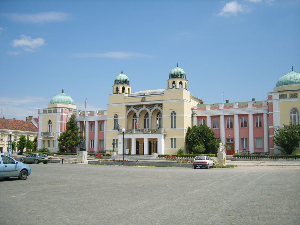 Városháza, Mohács. Forrás: Wikimedia Commons, közkincs.