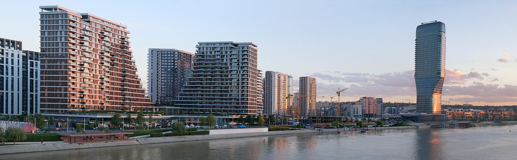 Belgrade Waterfront. Forrás: Wikimedia Commons / Kallerna
