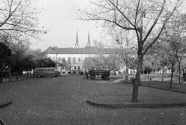 Marx tér, háttérben a Rókus-templom tornyai, 1967. Forrás: Fortepan / Lechner Nonprofit Kft. Dokumentációs Központ

