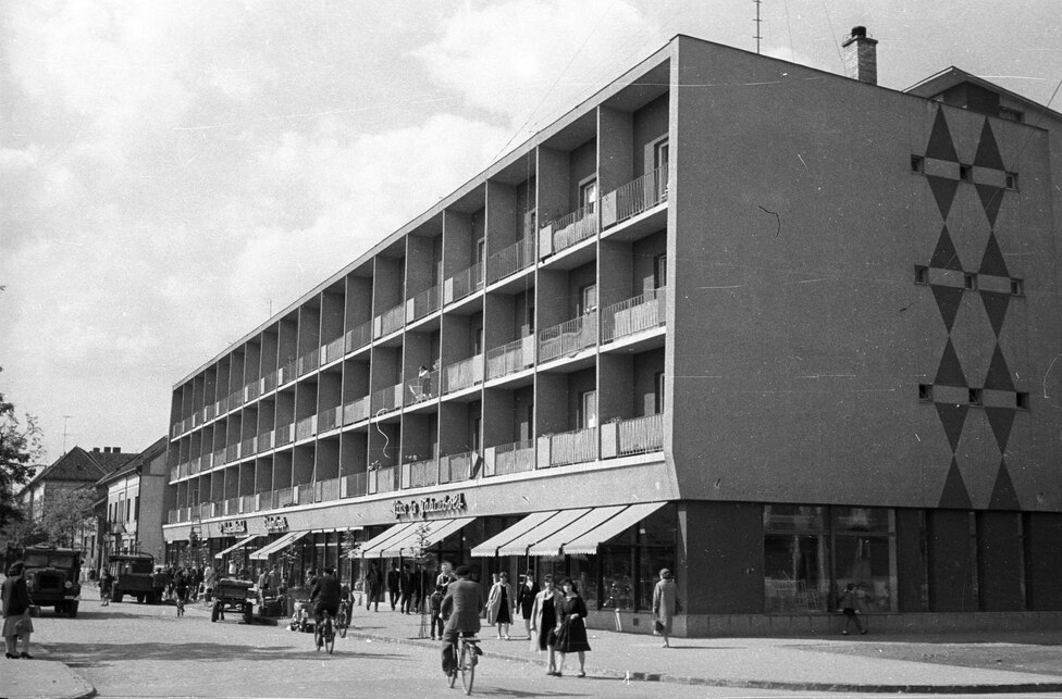 Szolgáltatóház a Marx téren, 1961. Forrás: Fortepan / Nagy Gyula
