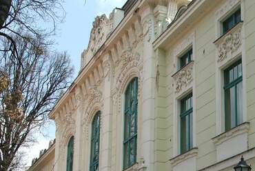 Esztergomi egykori vármegyeháza, Deák Ferenc utca 4. Forrás: Wikimedia Commons/Villy
