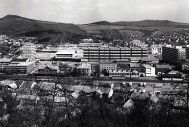 Átalakuló városközpont, 1967. Forrás: Betonfalak harmóniája – a Dornyay Béla Múzeum online kiállítása
