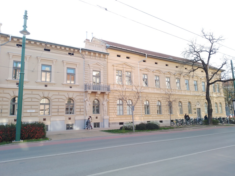 Az SZTE Bartók Béla Művészeti Karának felújított épülete 2024. március 21-én. Forrás: SZTE NKI Közkapcsolati Iroda