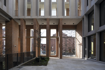 „Working together" kategóriagyőztes. Grafton Architects és O´Mahony Pike Architects – Electricity Supply Board of Ireland irodaház. Forrás: Brick Award / Wienerberger
