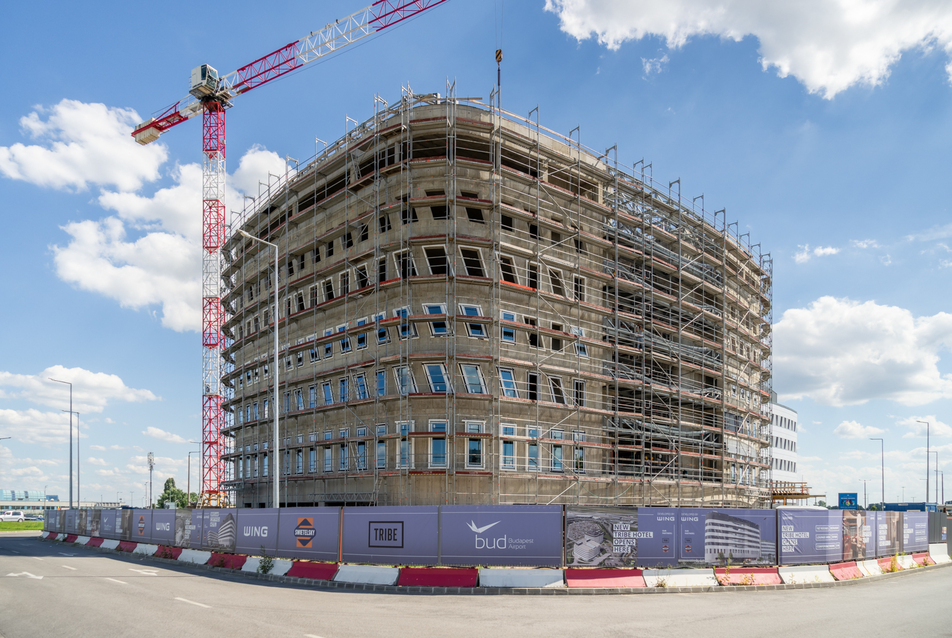 Itt tart a TRIBE Budapest Airport Hotel építése