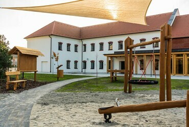 Lajtha Ház Kulturális Központ, Bicske – tervező: A3 Építész Kft. / Horváth Bálint, Tamás András, Glück Endre, Kovács Zoltán
