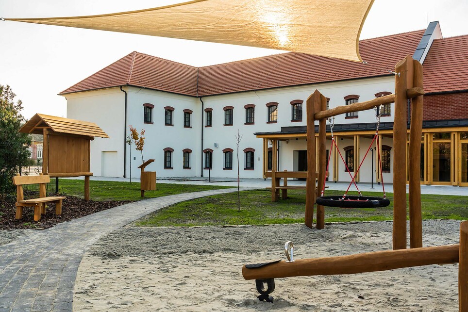 Lajtha Ház Kulturális Központ, Bicske – tervező: A3 Építész Kft. / Horváth Bálint, Tamás András, Glück Endre, Kovács Zoltán