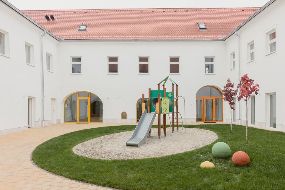 Szent Anna Gyermekközpont, Sopron – tervező: Archi.doc Építésziroda Kft. / Józsa Dávid
