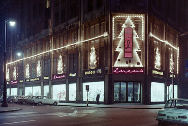 Vörösmarty tér, Luxus áruház, 1973. Forrás: Fortepan / FŐFOTÓ
