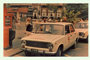 A Vörösmarty tér az 1980-as években. Forrás: Facebook
