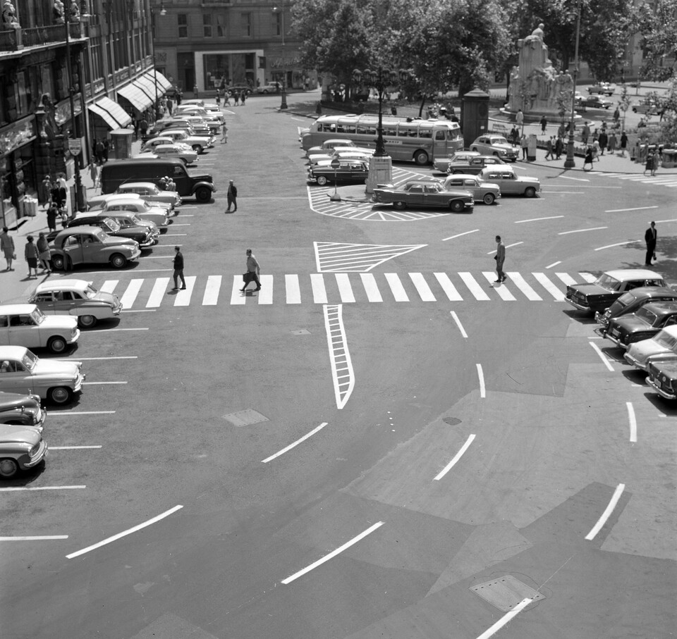 Vörösmarty tér, 1965. Forrás: Fortepan / FŐMTERV

