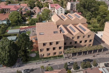 Madártávlat az utca irányából. Több udvar, kevesebb ház! – A CAN Architects terve. Render: Tóth Sándor
