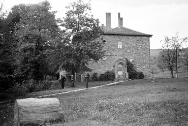 Velem, Rákóczi utca 69., Stirling-villa, Alkotóház. 1945-ben a Szálasi-kormány központja volt. Az épület mögött egy bunkerben őrizték a koronát közel három hónapig. 1970. Forrás: Fortepan / Artfókusz
