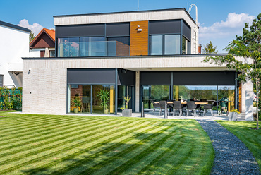 Balaton-parti lakóépület. Tervező: 3AD. Forrás: Archishade
