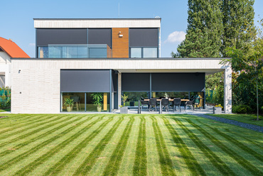 Balaton-parti lakóépület. Tervező: 3AD. Forrás: Archishade
