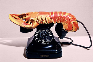 Salvador Dali: Aphrodisiac Telephone, 1936. Forrás: Point Supreme
