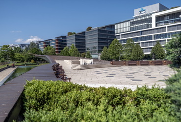 Teátrum mellé teátrális kert került. Én leginkább tájépítészeti színpadként tekintettem rá, és így szerettem is. // Bajor Gizi park
