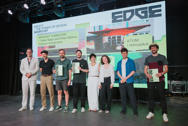 Az EDGE Awards Hold It kategóriájának shortlistesei: Minusplus, MAIII kollektíva, Partizan Architecture. A kategória díjazottja a Partizan Architecture projektje lett. A zsűri képviseletében Csóka Attila Róbert laudálta a díjazottakat. Fotó: Hegyháti Réka

